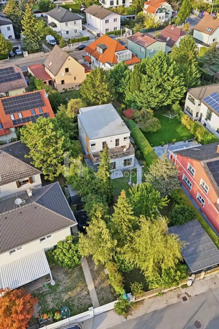 Your family home in Perchtoldsdorf – garden, terrace and private sauna