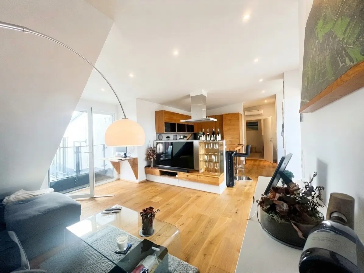 EXCLUSIVE PENTHOUSE APARTMENT, 2 rooms, approx. 82 m² GF | Roof terrace | High-quality fittings | Underfloor heating | Air conditioning | Garage