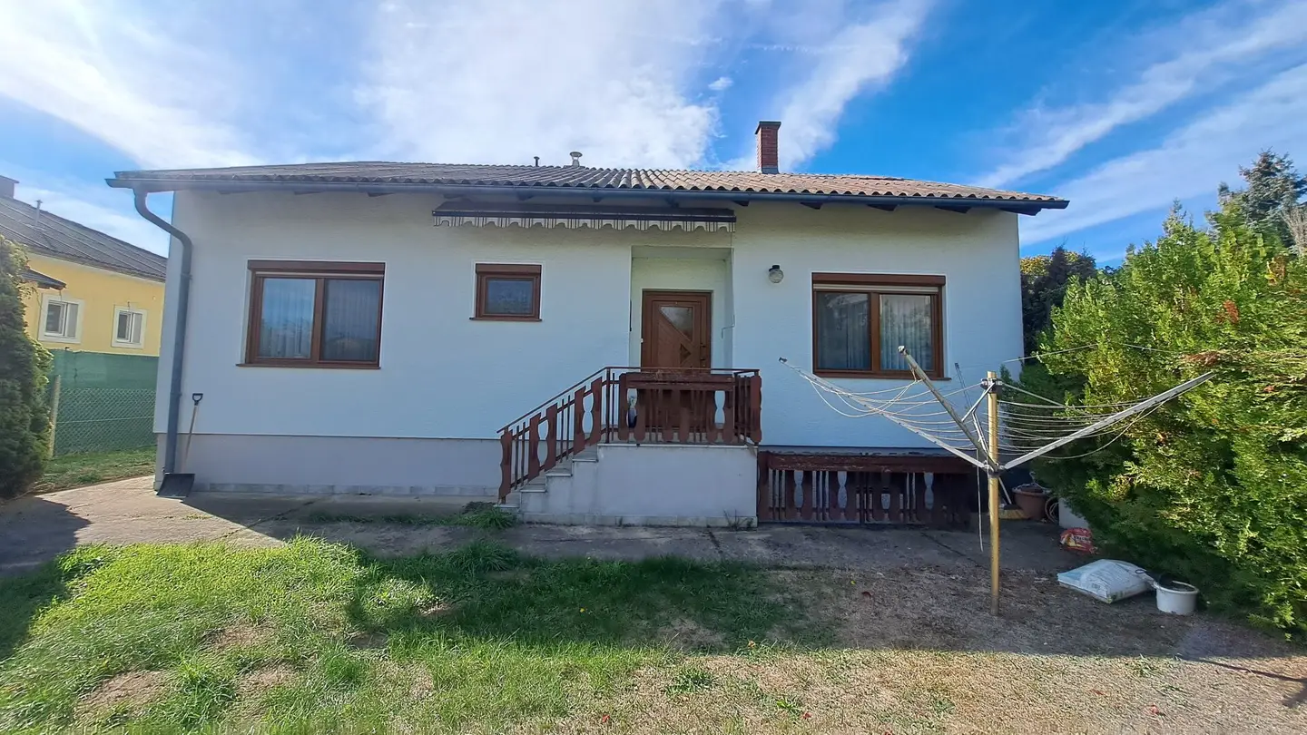 Haus Rückseite mit Eingangsbereich
