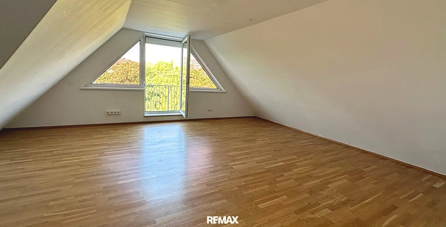 NEUWERTIGE 3-ZIMMER DG-WOHNUNG in Baden mit Garten, Balkon &amp; Garage – 106m² Lebensqualität!