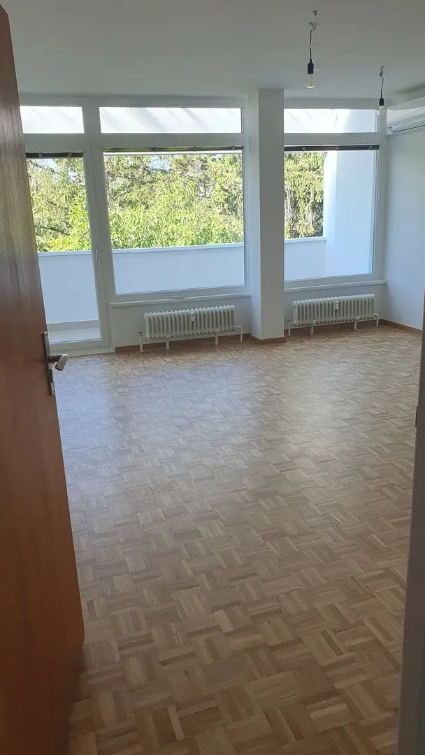 Erstbezug nach Sanierung Wohnung mit Loggia und Klimaanlage