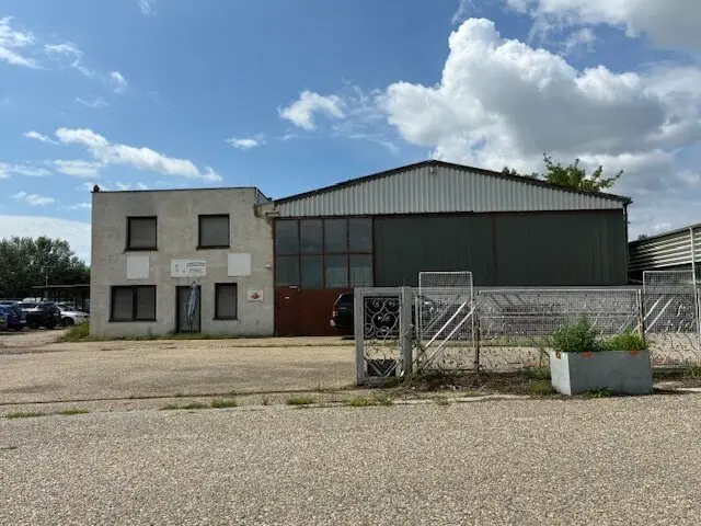 Nahe VIE - 450 qm Werkstatt oder Lagerhalle - teilbar - Büro, Sanitär- und Nebenräume, Regallager