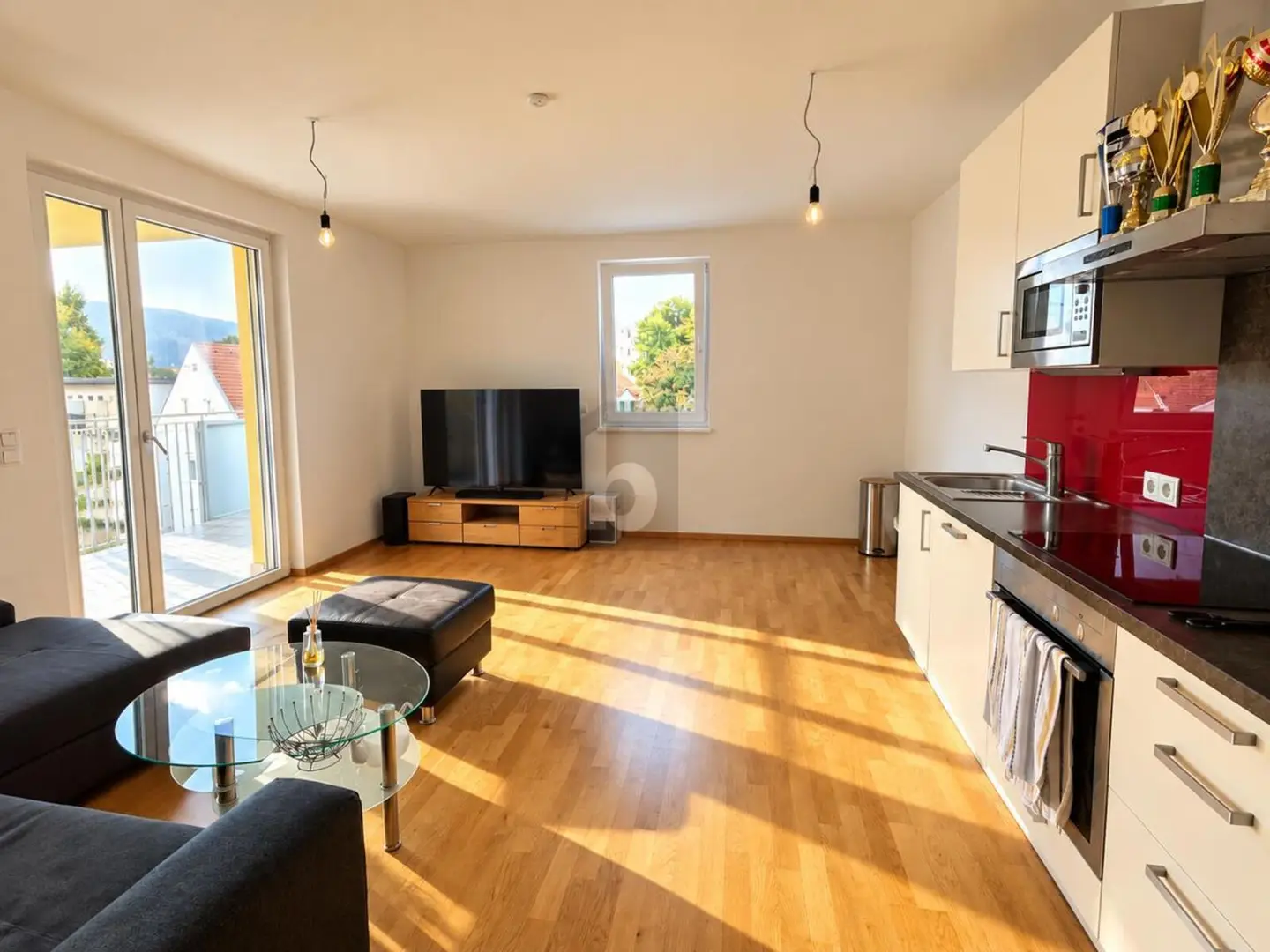 Helle Wohnung mit sonnigem Balkon und Tiefgarage