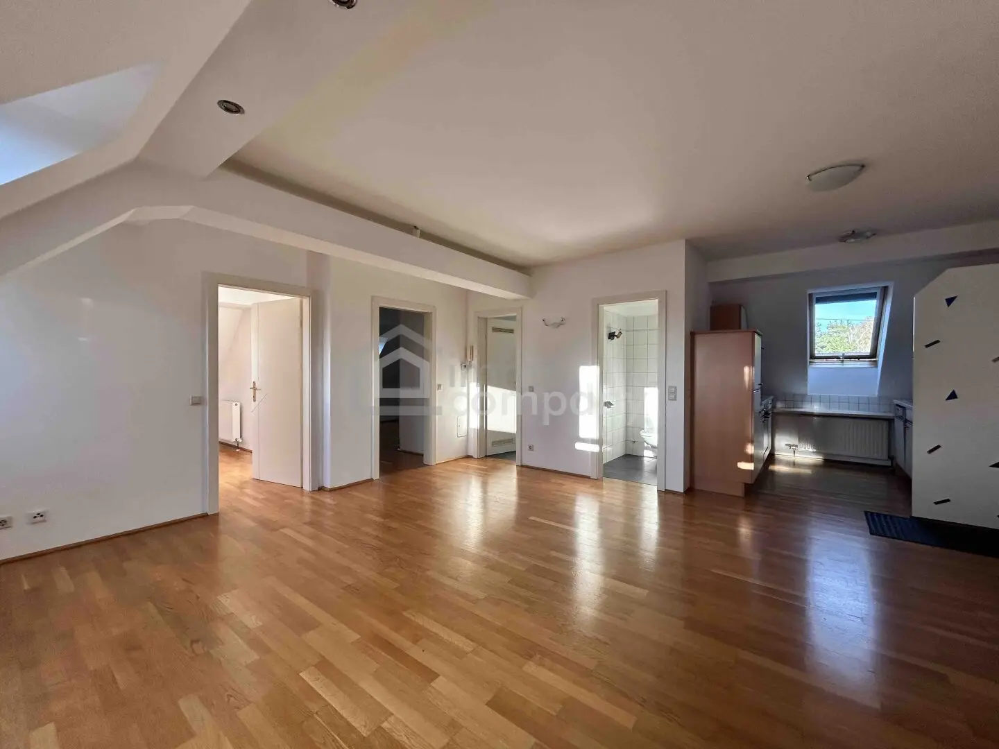 Charmante 3-Zimmer-Dachgeschoßwohnung in Salzburg – praktisch geschnitten und gut gelegen!