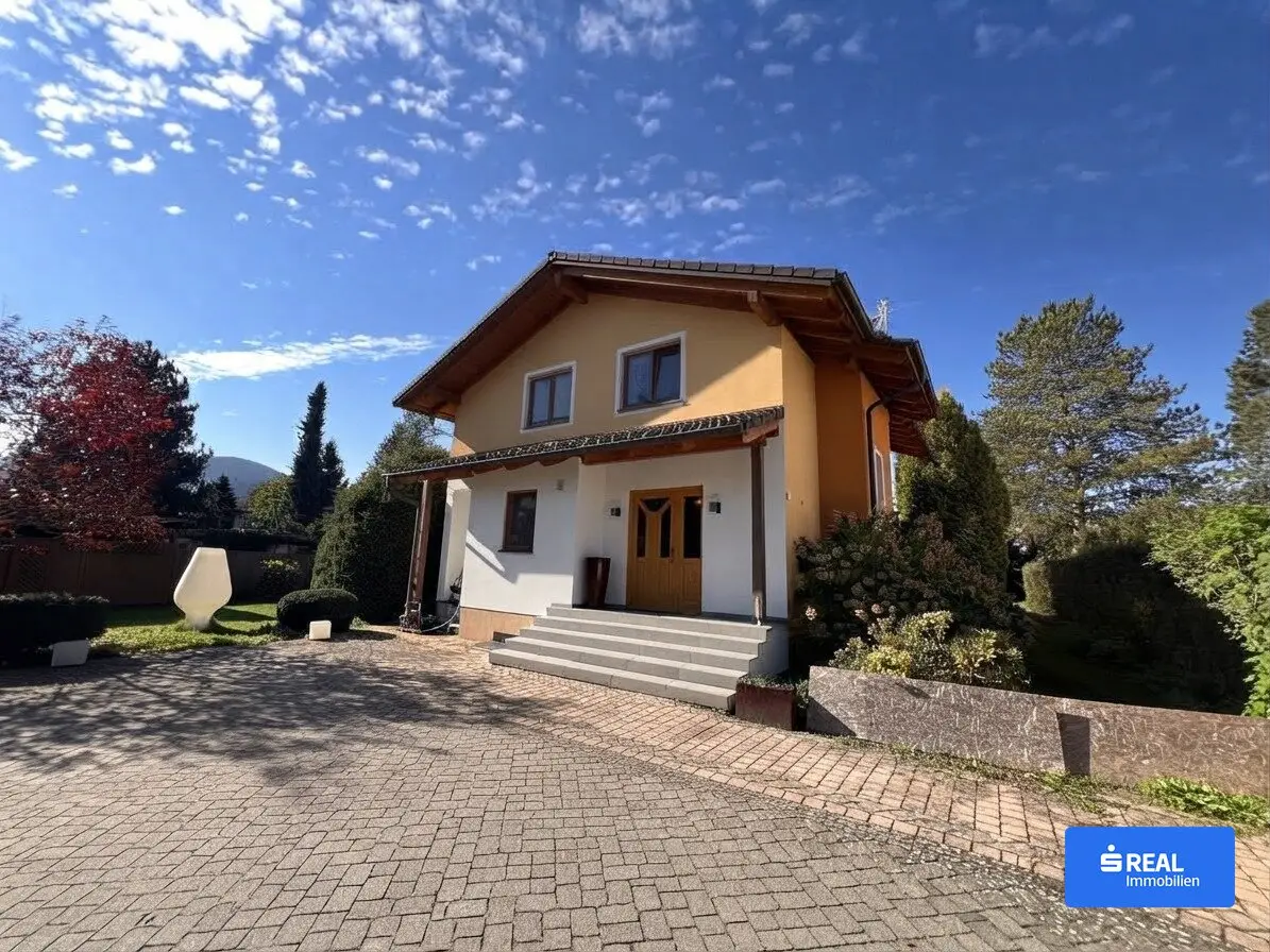 Oase in der Stadt: Urbaner Luxus mit Pool &amp; Wintergarten!