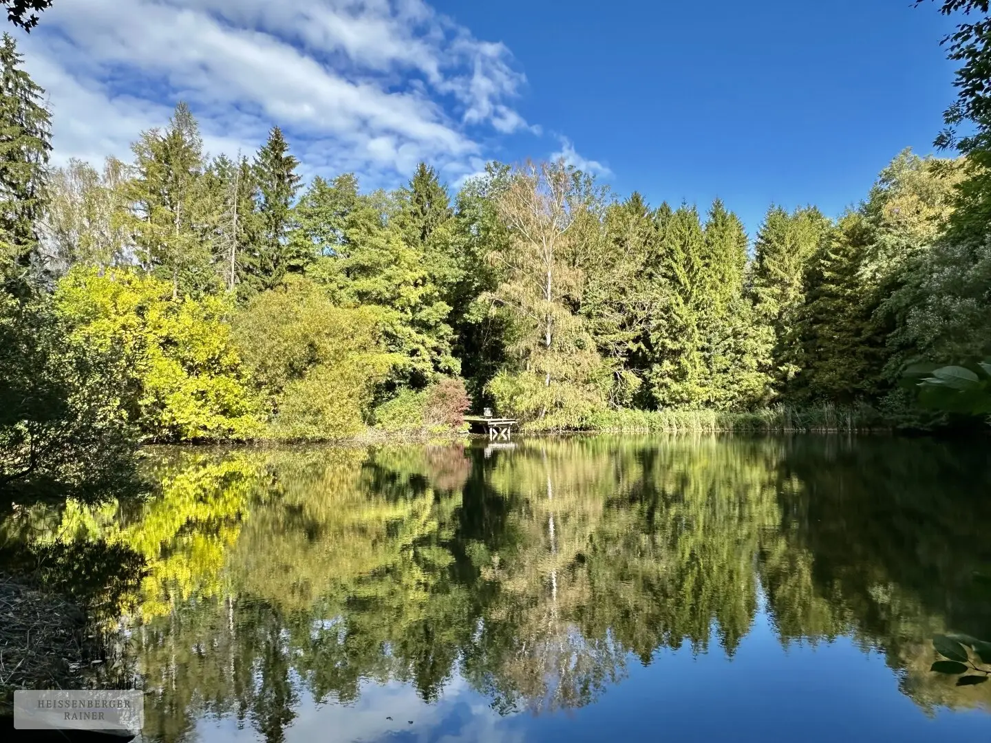 FOREST, PARK AND PRIVATE BATHING LAKE /// UNIQUE PLOT WITH EXISTING BUILDING ONLY 30 MINUTES FROM THE OPERA