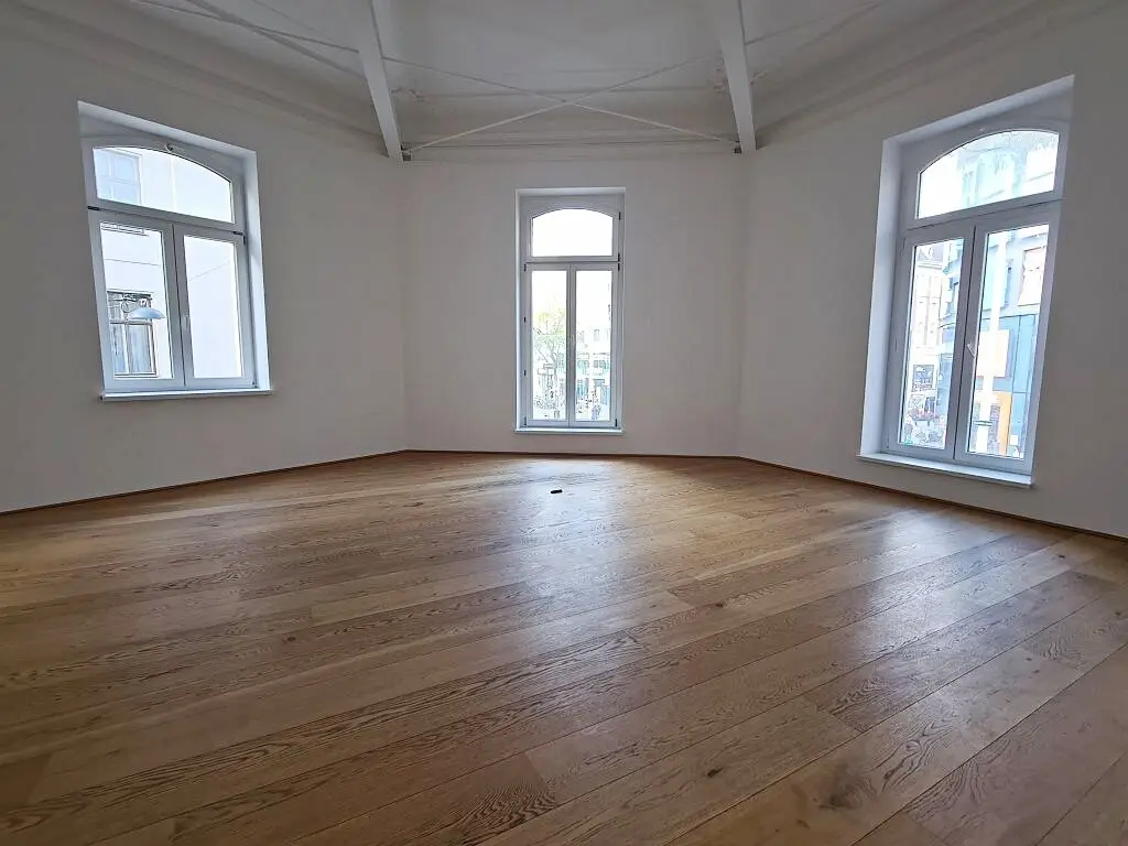 FUZO MARIAHILFER STRASSE, 168 m2 Bürofäche, 3 Zimmer, Empfang, Küche, Parketten, Sanitäranlage, Stumpergasse