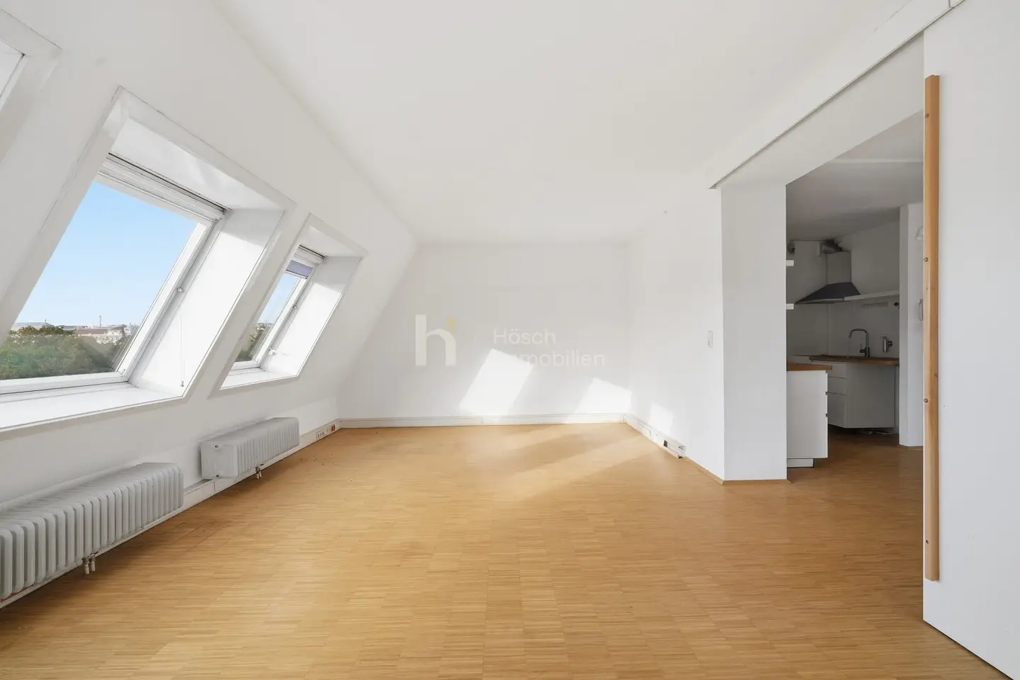 Altbau und Dachgeschoss in Wien | Wohnen mit Garten, Balkon oder Dachterrasse