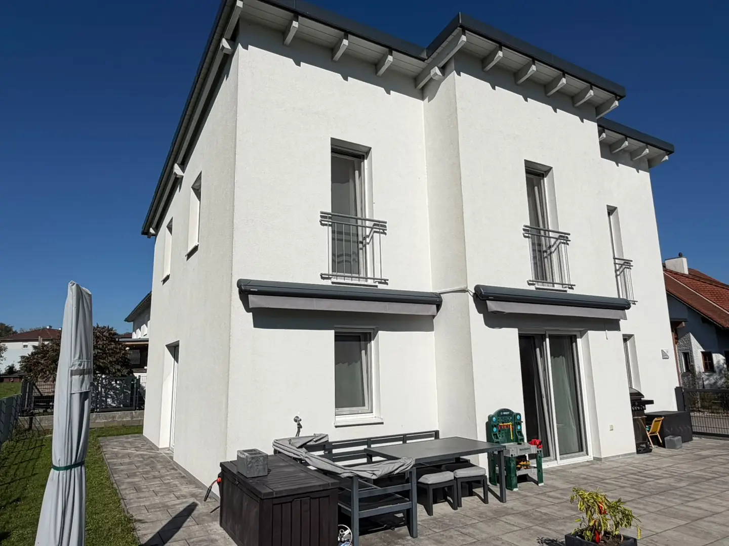 Energy efficient wohnung with enclosed garden