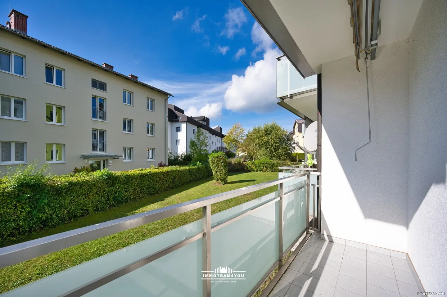 Neuwertige Erdgeschosswohnung mit Südwestbalkon