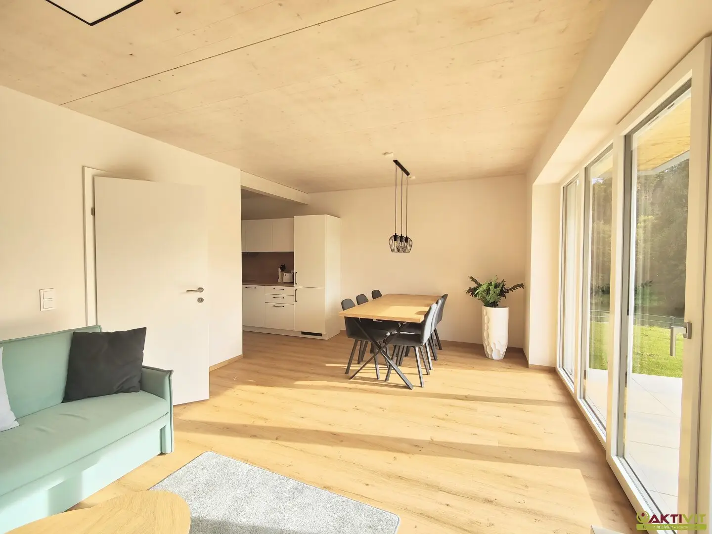 Investment property at Lake Wörthersee: New fully furnished holiday home with roof terrace, garden and carport