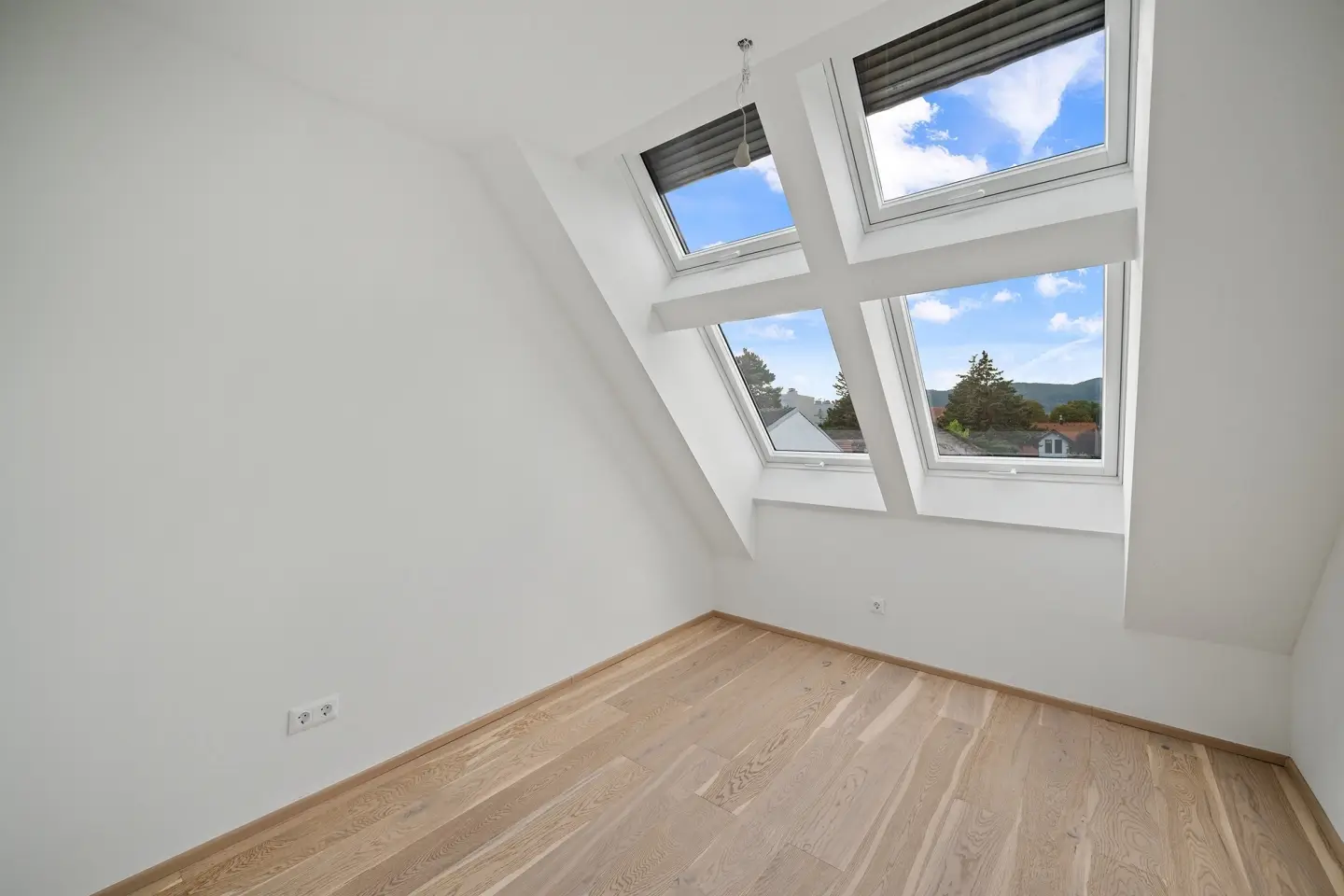 Bright penthouse with terrace and distant view