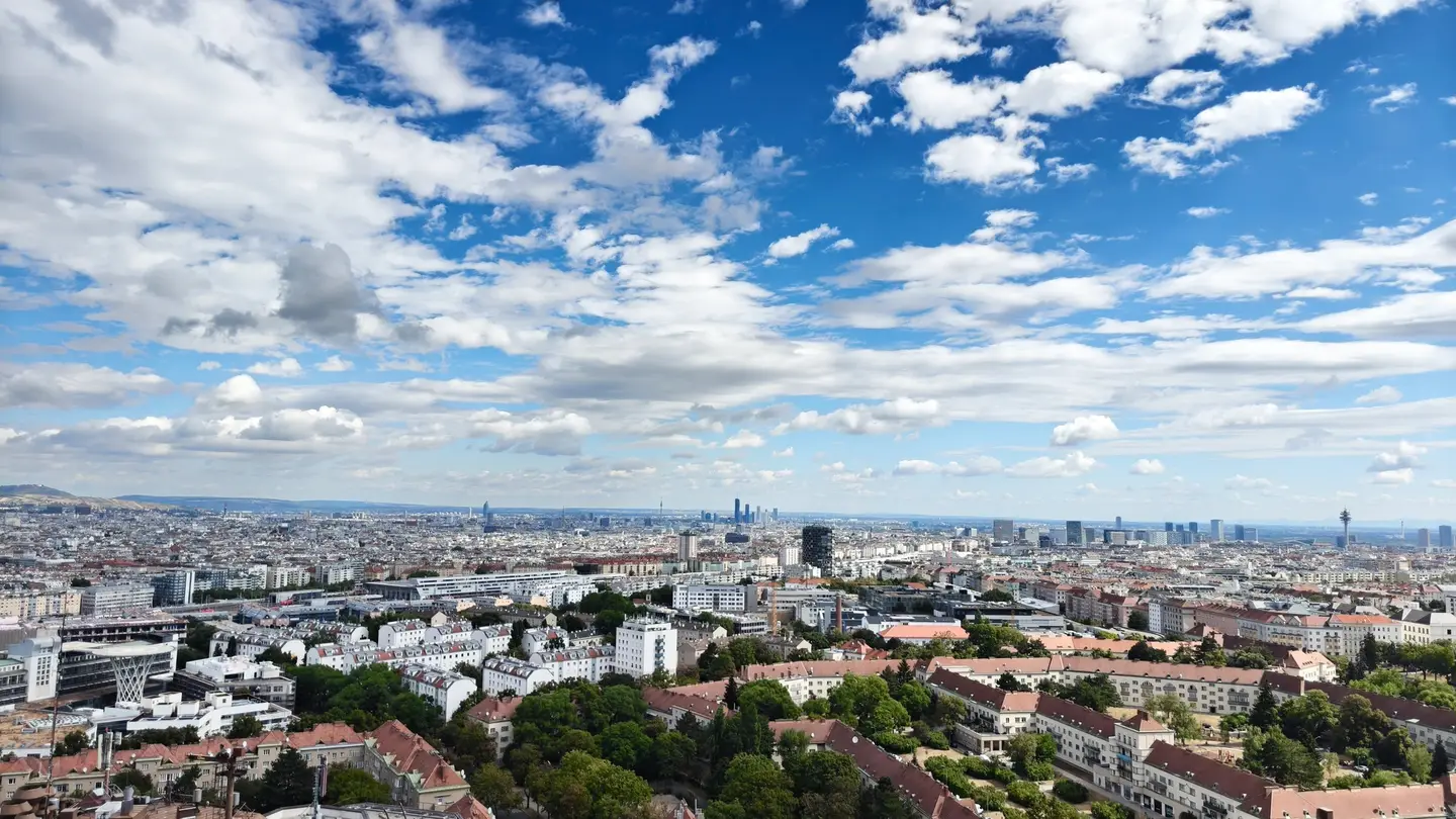 Bright Wohnung with panoramic view and concierge