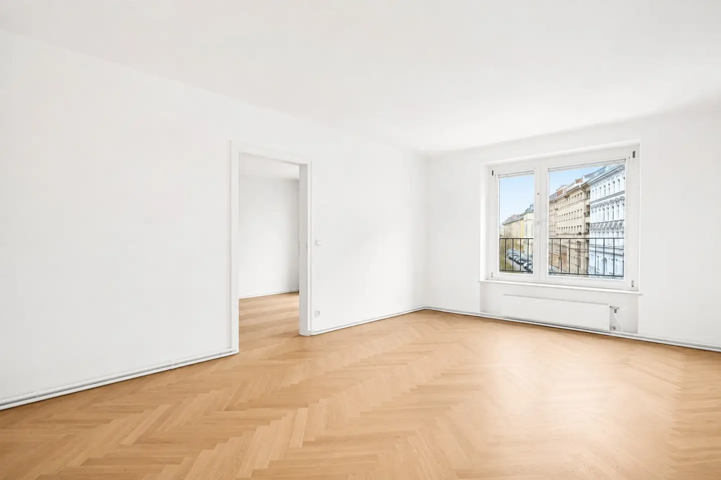 Freshly renovated apartment with communal garden