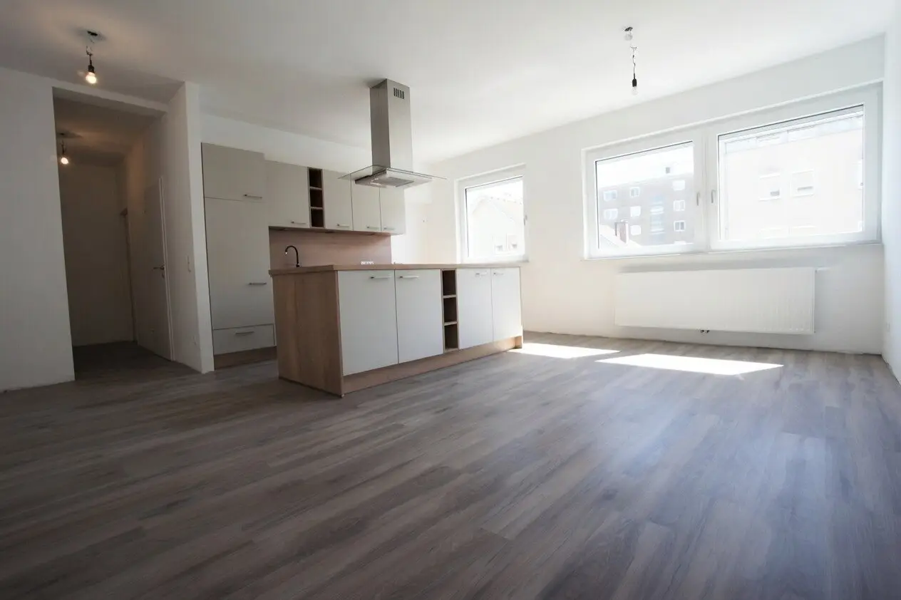 Quiet and central 58 m² apartment with open-plan kitchen - like-new condition