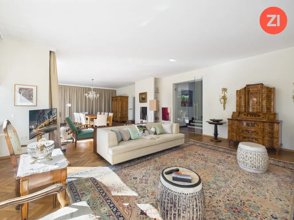 Family apartment with large terrace and private garden