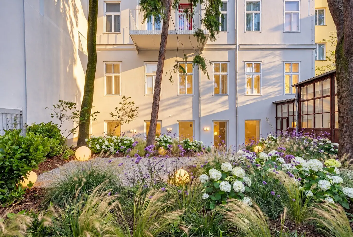 Erstbezug - Rarität Altbau Gartenwohnung im Herzen der Josefstadt