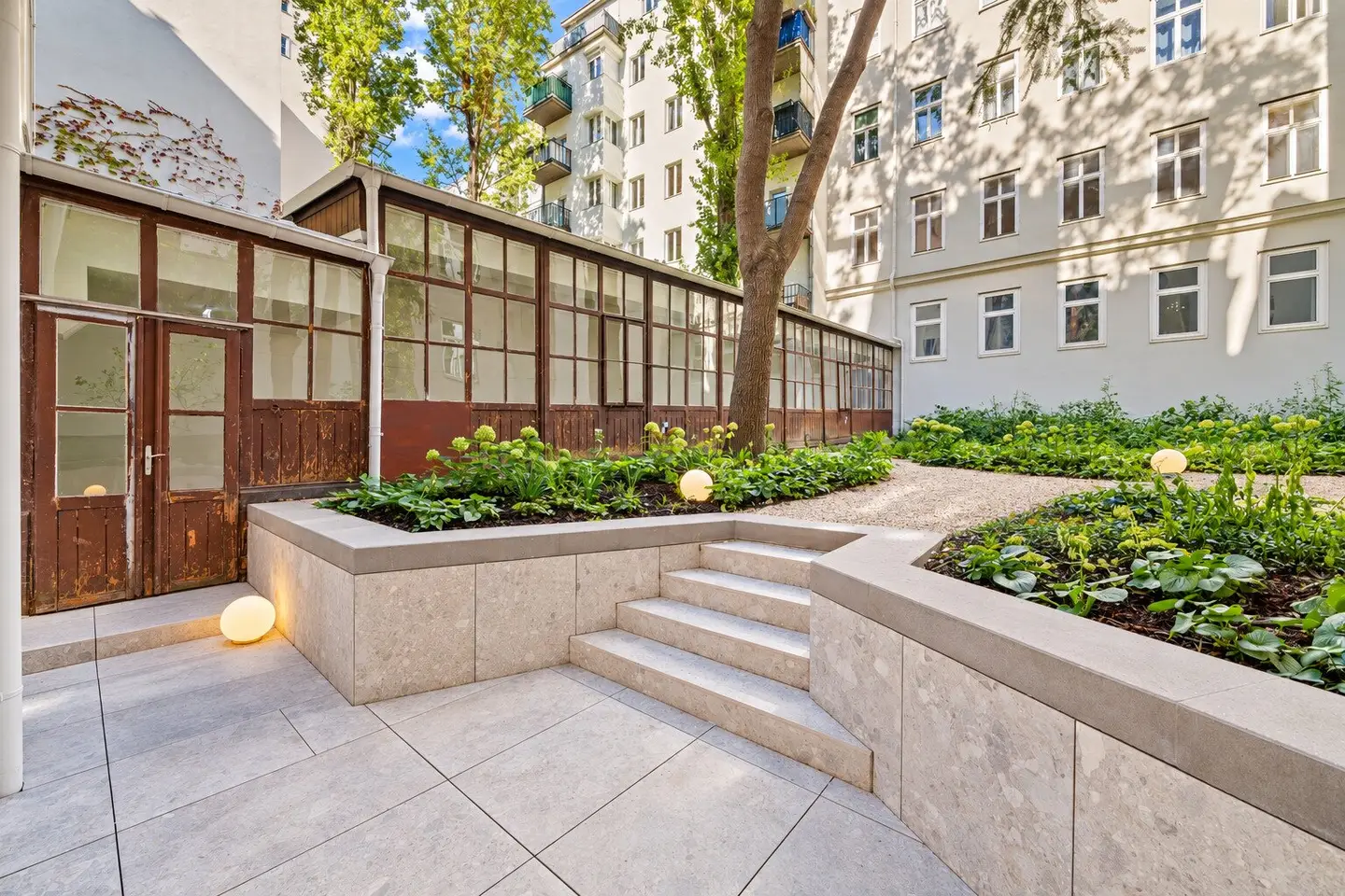 Erstbezug - Rarität Altbau Gartenwohnung im Herzen der Josefstadt