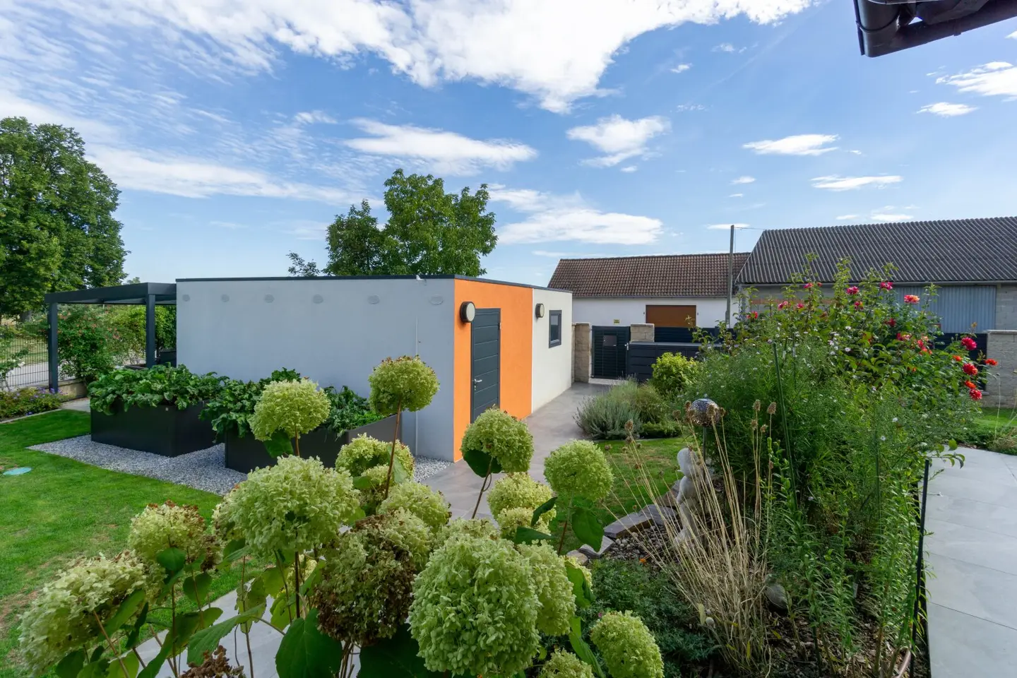 Doppelgarage und Carport