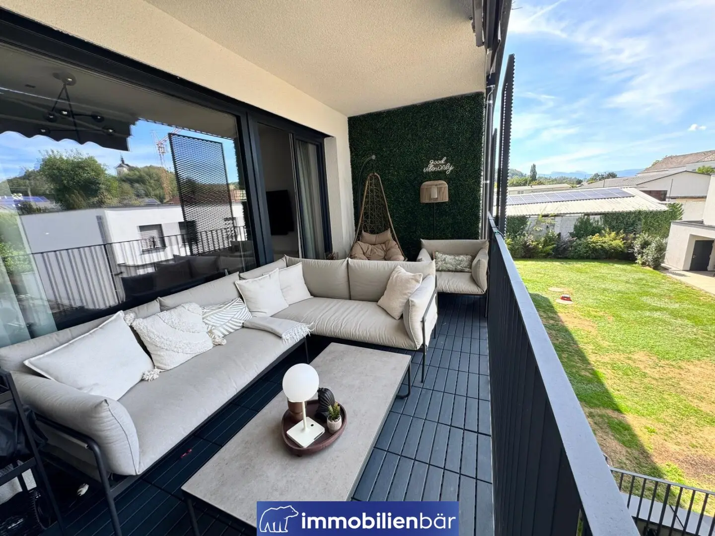 Moderne 2-Zimmer-Wohnung mit großzügiger Loggia & TG-Stellplatz
