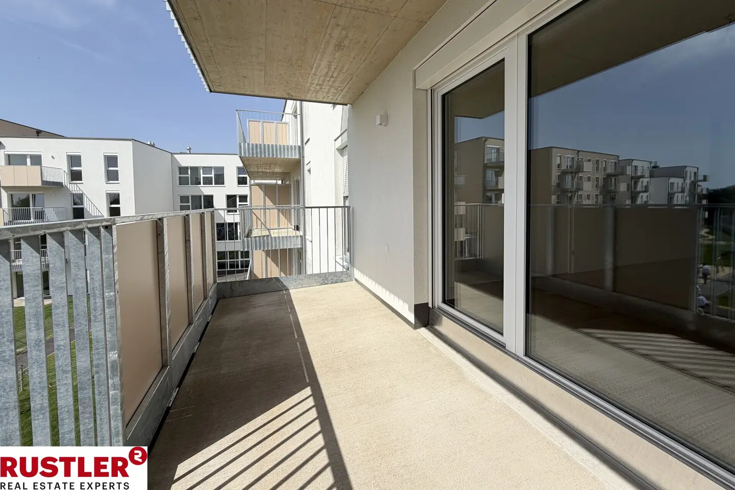 High quality Wohnung with balcony and photovoltaic