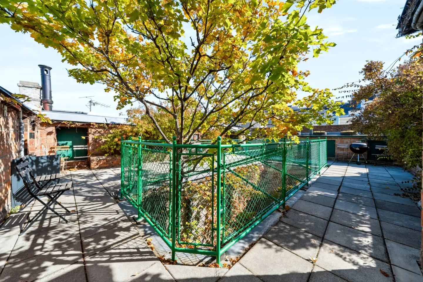 Dachgeschoß mit Galerie und 68 m² Dachterrasse beim Stadtpark, 5 Zimmer