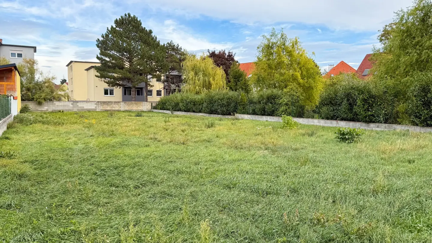 882m² Baugrund mit Platz für mehrere Häuser!