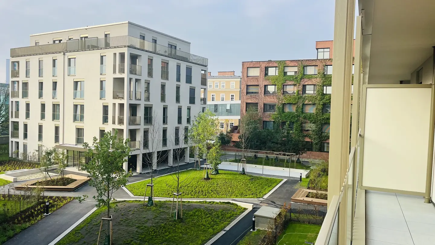 Bright new apartment with loggia and courtyard view