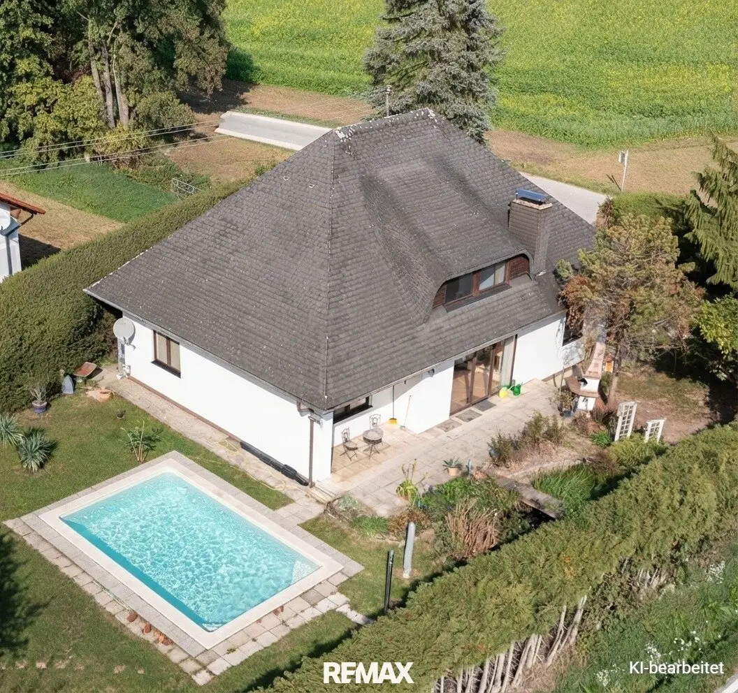 Ansicht mit Pool