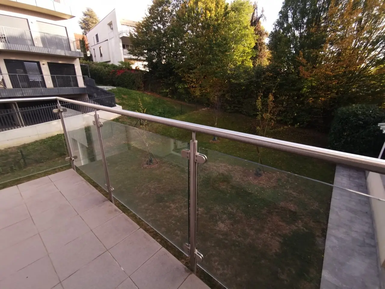 Hübsche Singlewohnung mit Südbalkon und Autoabstellplatz Nähe Schloss Lustbühel!