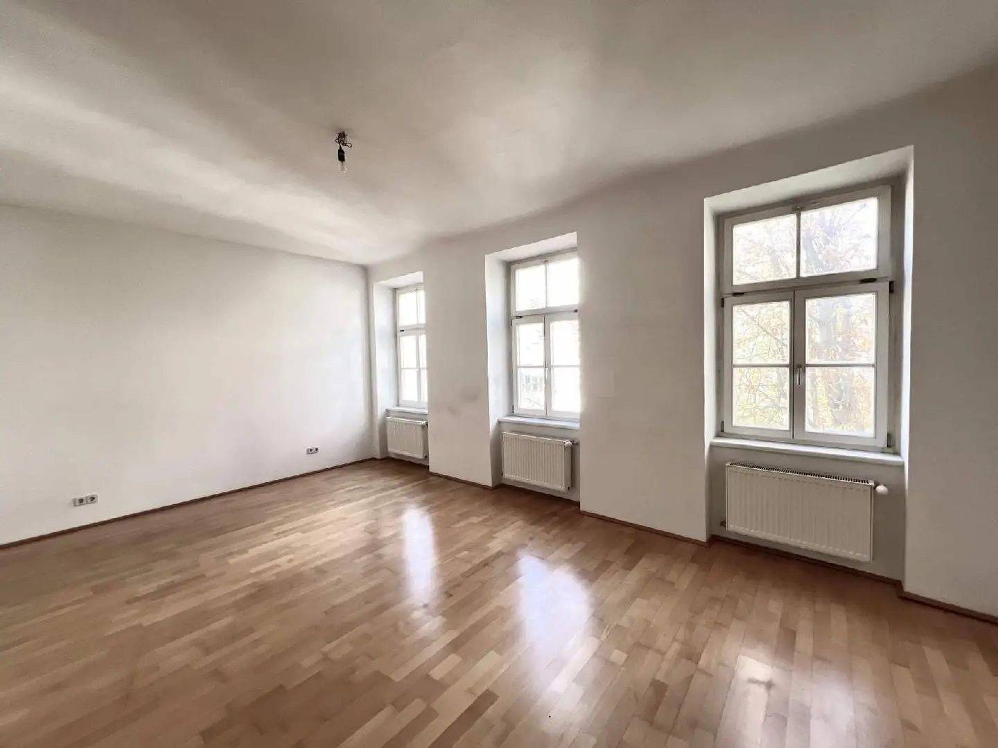 Helle Wohnung mit Grünblick beim Naschmarkt