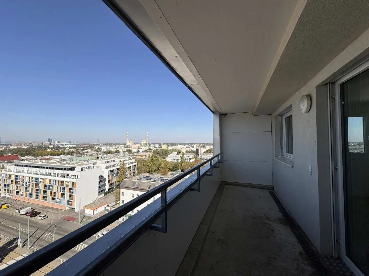 Lichtdurchflutete Wohnung mit Loggia und Grünblick