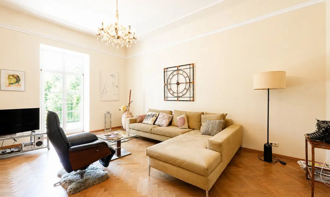 Gepflegtes Mehrparteienhaus mit 505 m² Garten in Top-Lage