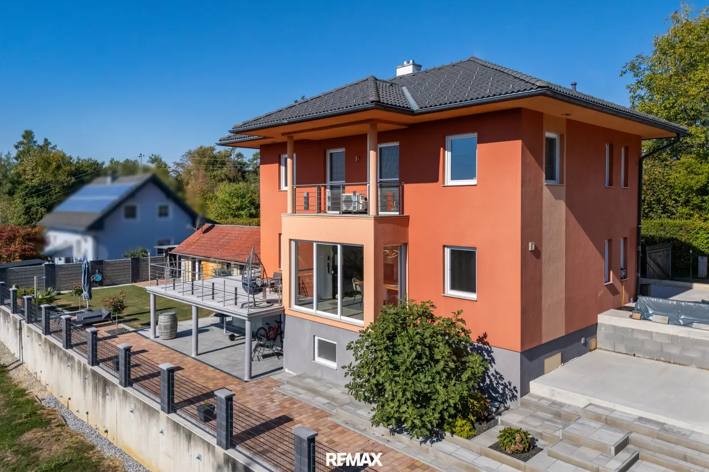 Laßnitzhöhe: Wohnen im Grünen! Familienhaus mit Aussicht, Wellness &amp; viel Platz