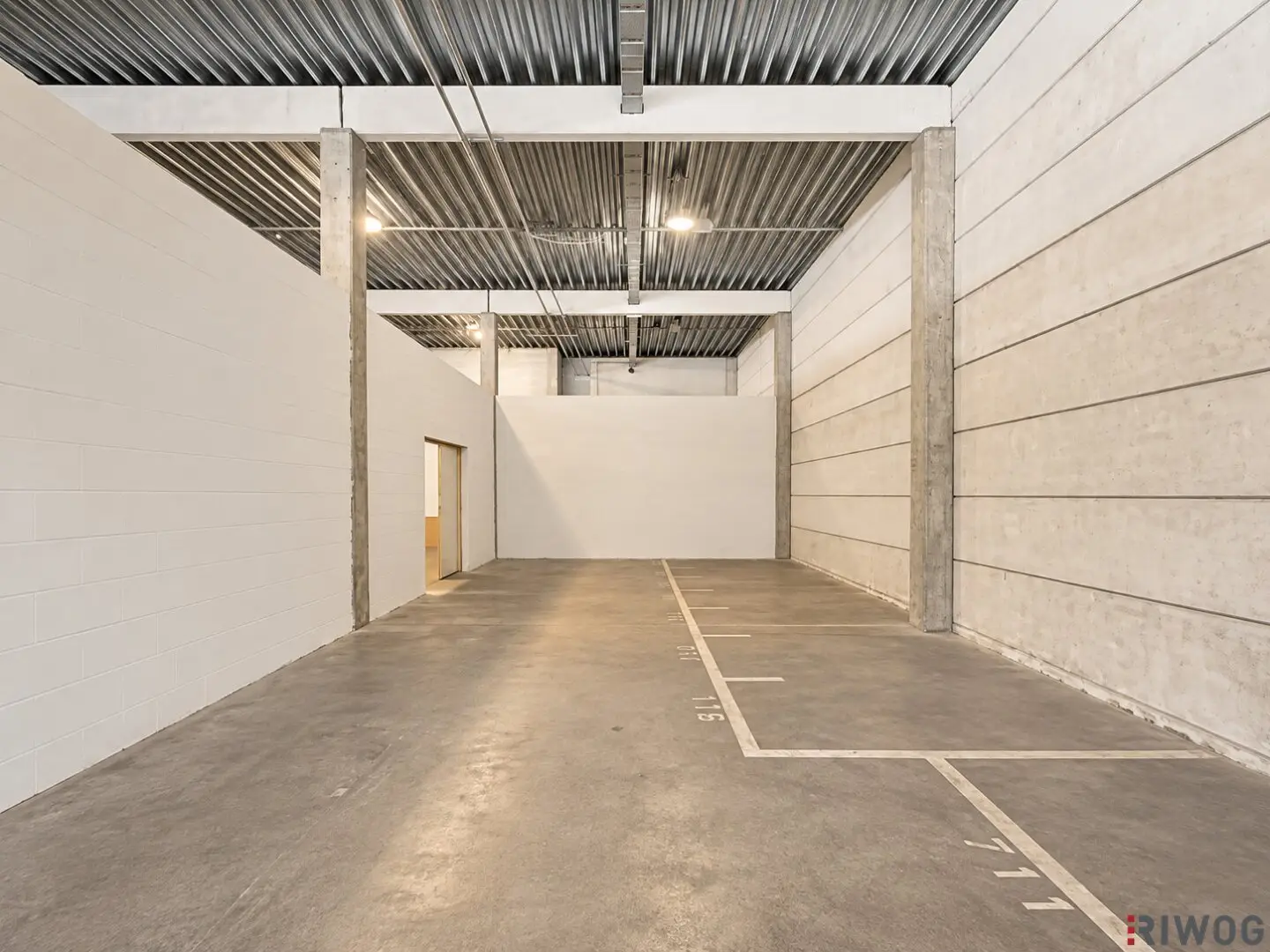 68m² storage near motorway | with ramps | available immediately