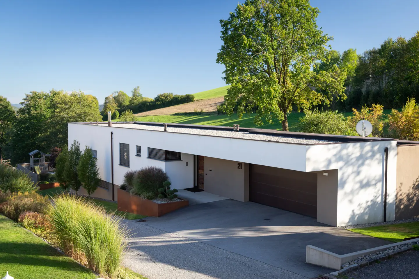 Familienwohnung mit Bachgarten und Smart Home