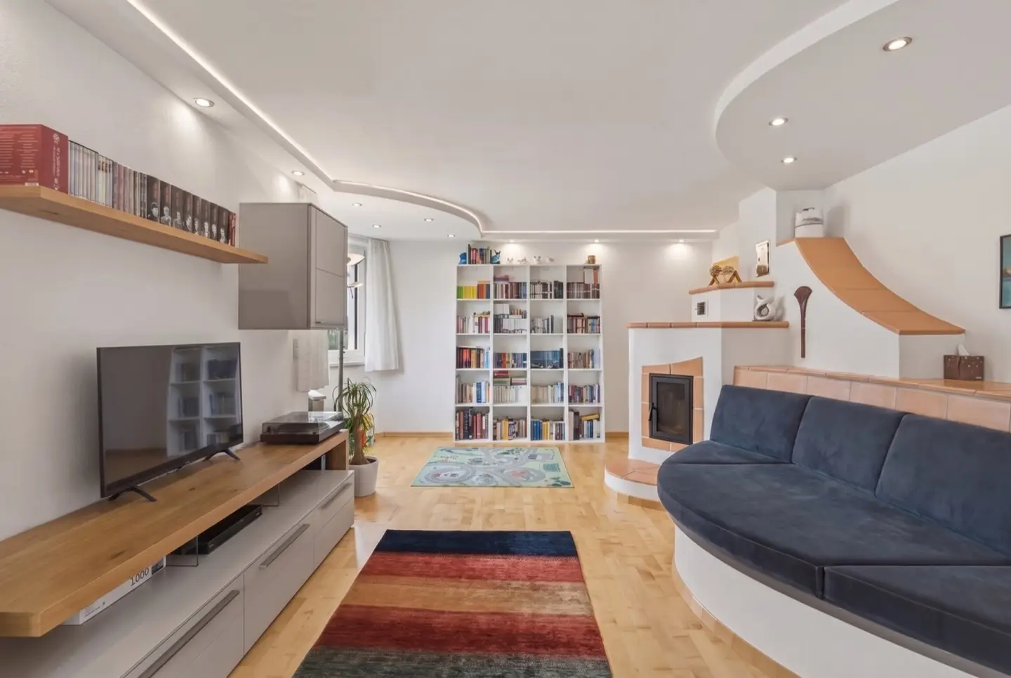 Wohnen in Axams: Gemütliche 3-Zimmer-Wohnung mit Bergblick, Südwest-Balkon &amp; Tiefgarage