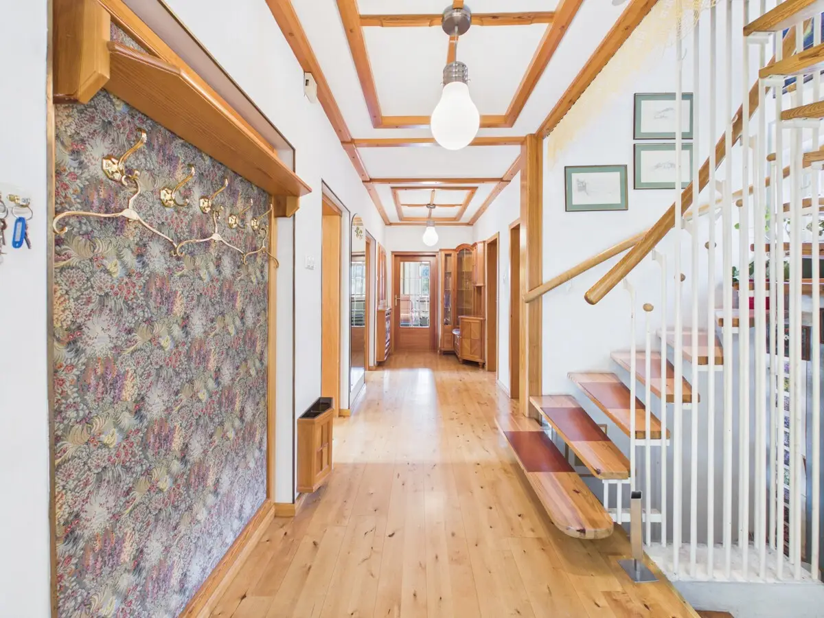 Familienwohnung mit weitläufigem Garten und Aussicht