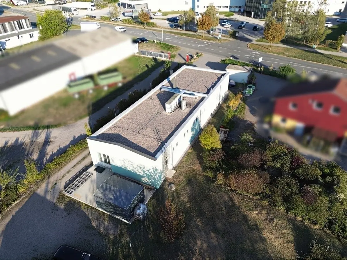 Betriebsstandort mit großzügiger Werkstättenhalle und Büroflächen auf 3.500 m² Industriegrundstück