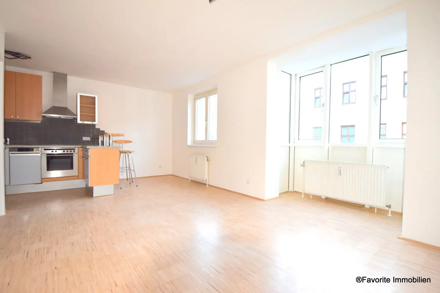 Moderne 2-Zi-Wohnung mit Garage, U-Bahn-Nähe und Aufzug in 1100 Wien zu mieten!