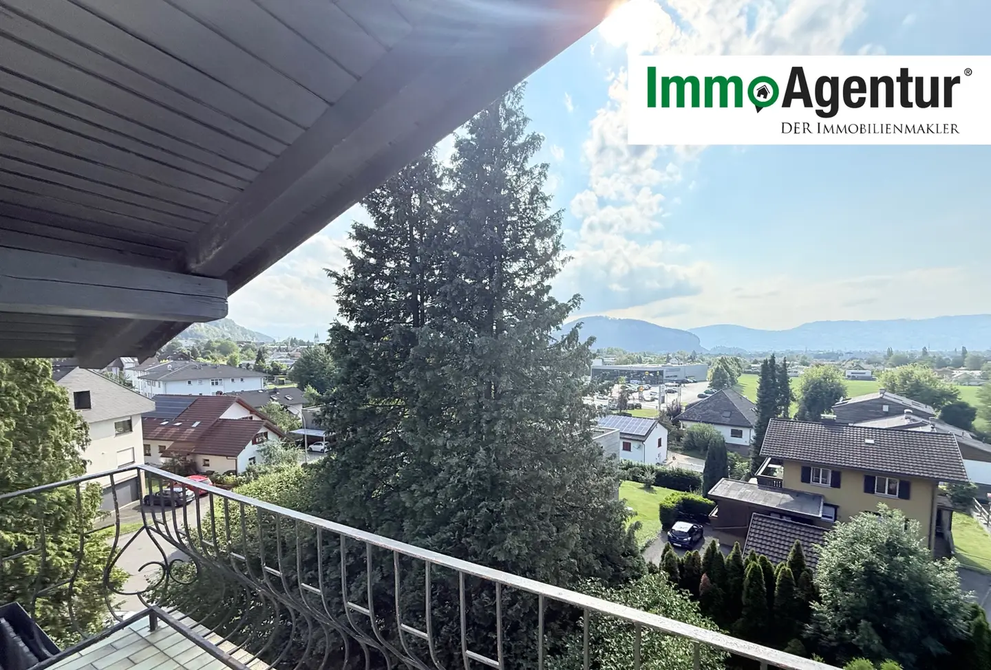 Erdgeschosswohnung mit Gartennutzung und Balkon