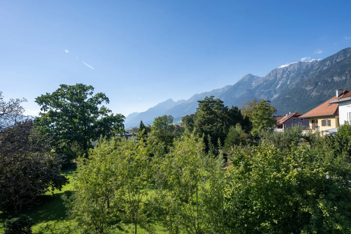 Dachgeschosswohnung (mit Lift) mit westseitiger Aussichtsterrasse - Wohnen für Verwöhnte !