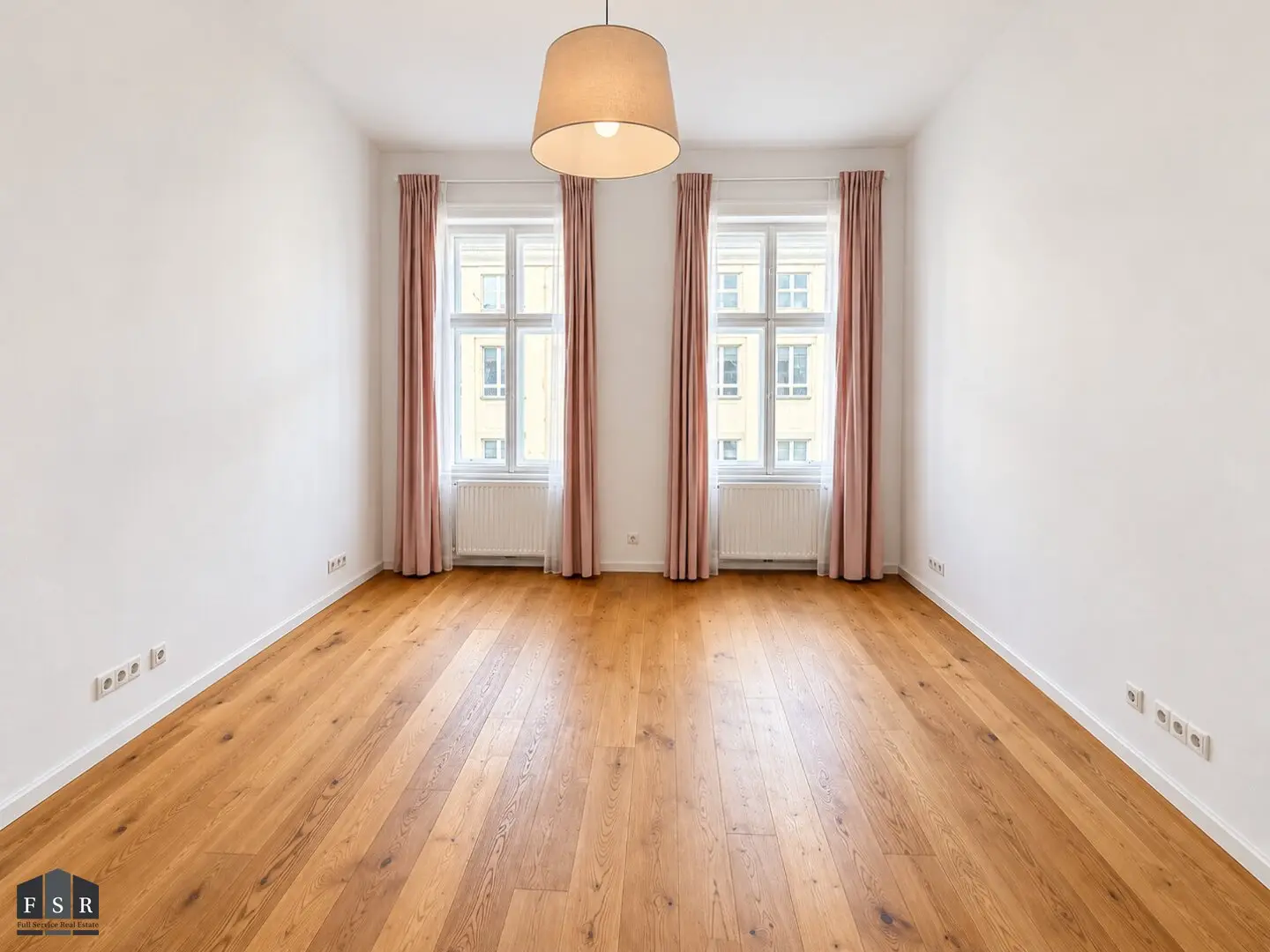 Wunderschöne 1-Zimmer Altbauwohnung mit Einbauküche in toller Lage