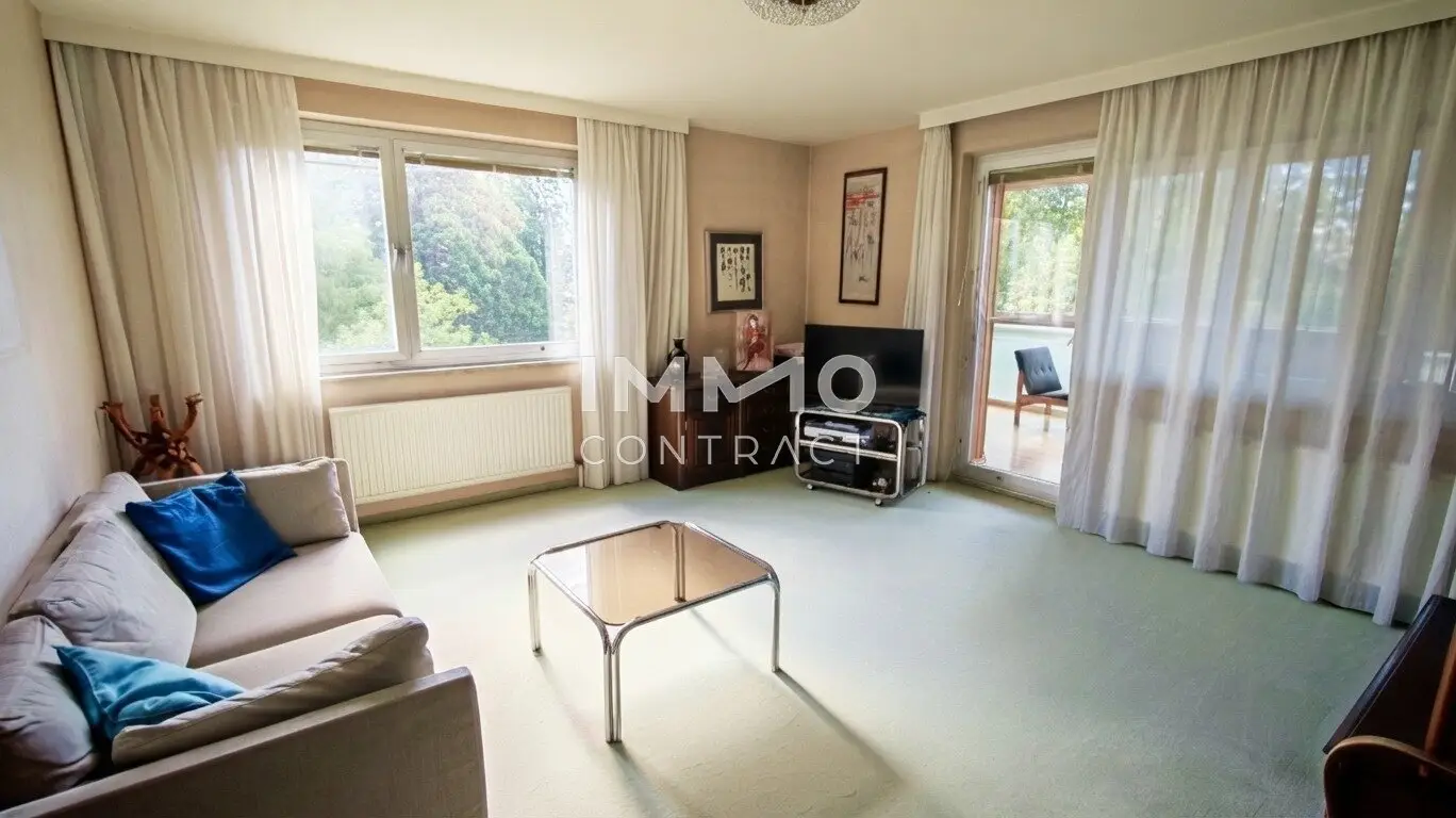 Charming 3-room apartment with glazed loggia - large, central, quiet, with park view