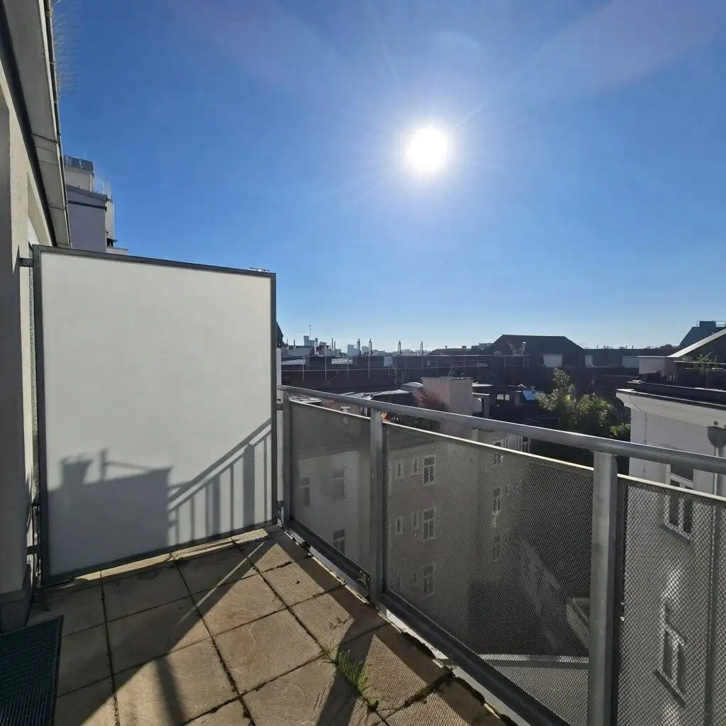 Dachmaisonette mit 2 Terrassen - absolute HOFRUHELAGE !