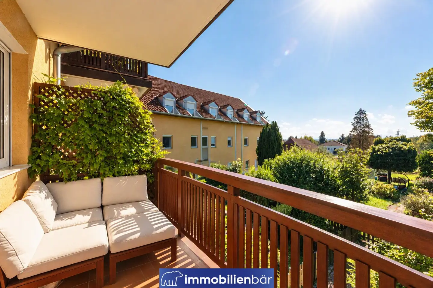 Helle Eckwohnung mit großzügigem Eigengarten und Garage - TOP Grünblick