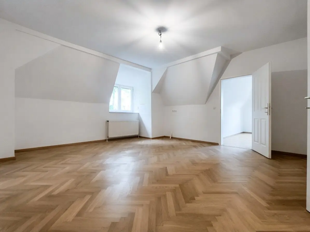 Attractive 3-room top floor apartment in Hietzing for sale Price reduction