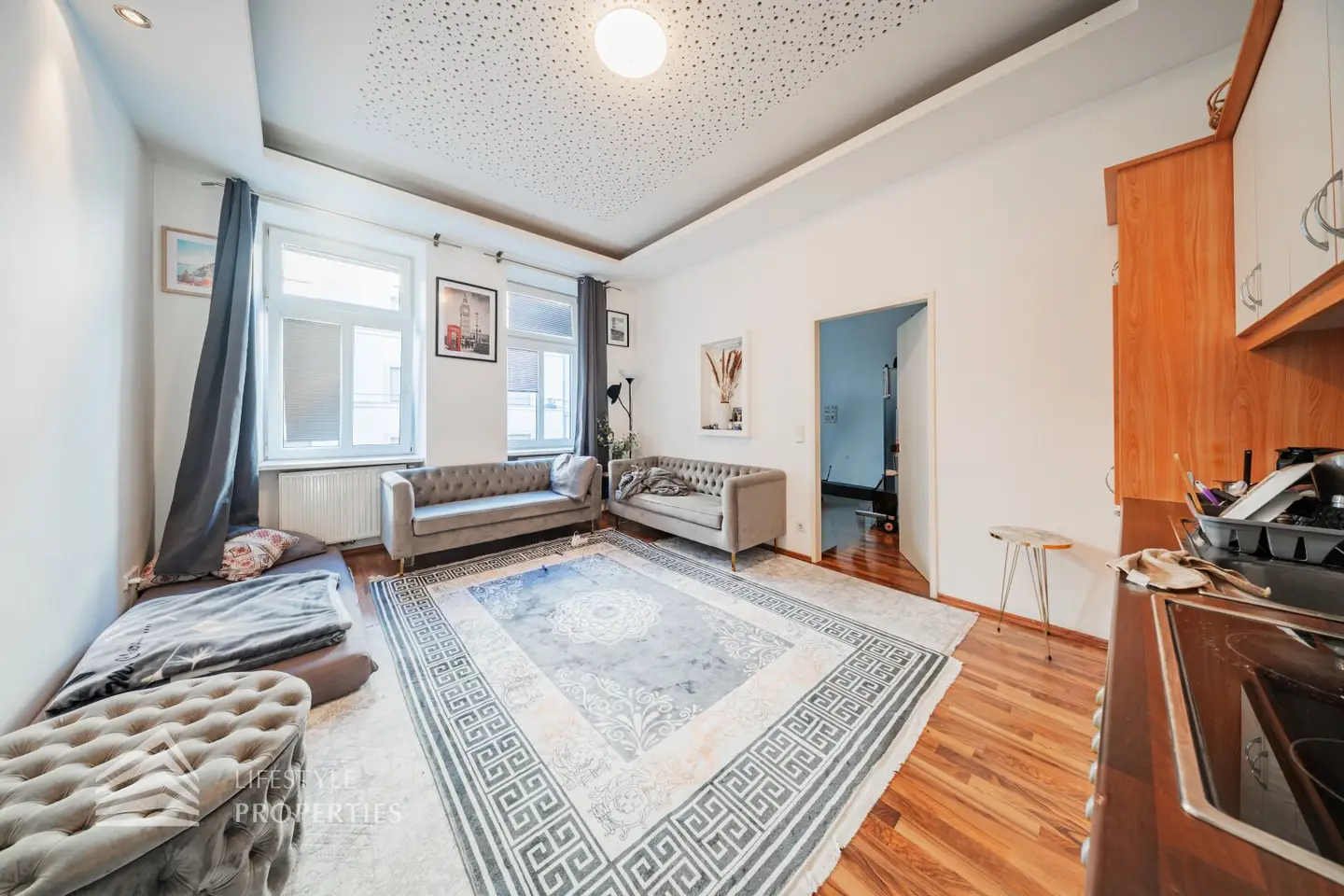 Centrally located 2-room apartment with excellent transport connections