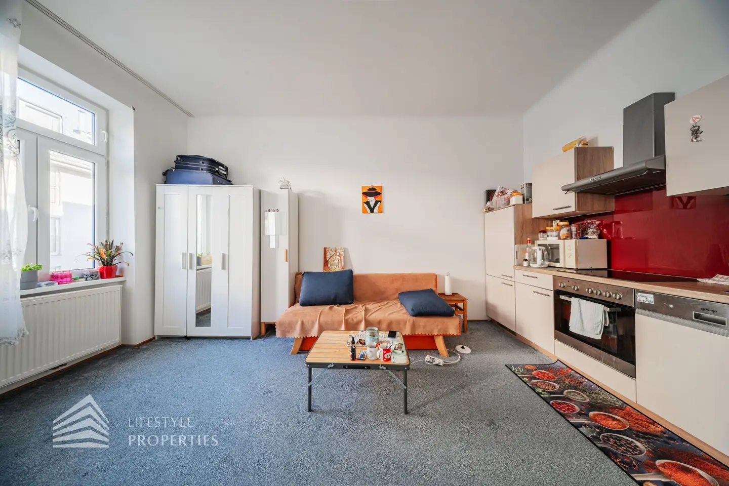 Centrally located 1-room apartment with excellent transport connections
