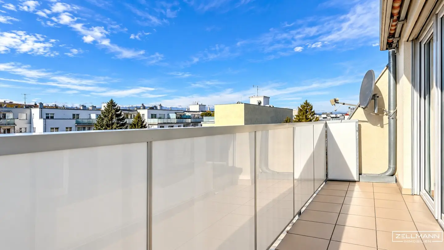 WIEN VON OBEN – Charmante Dachgeschosswohnung mit Terrasse | ZELLMANN IMMOBILIEN